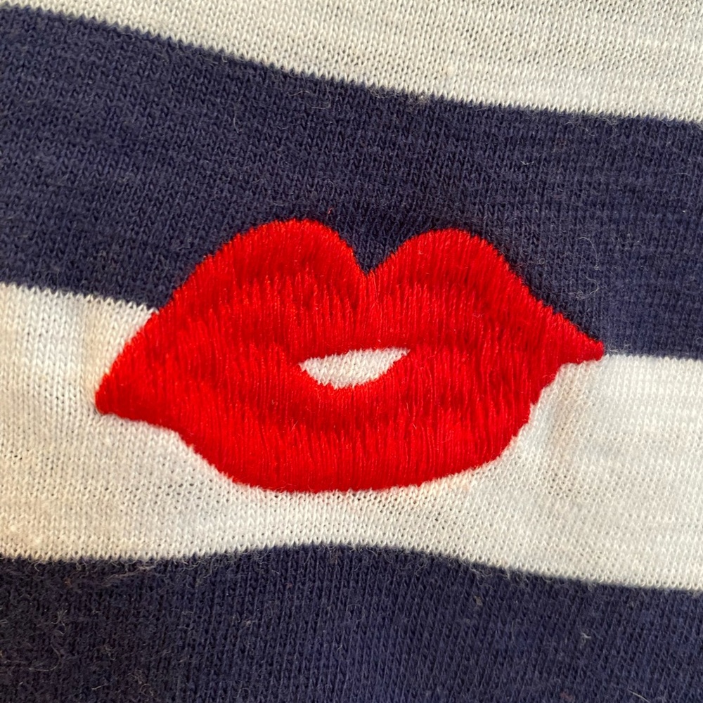 Old Navy striped 👄 top - Picture 2 of 5